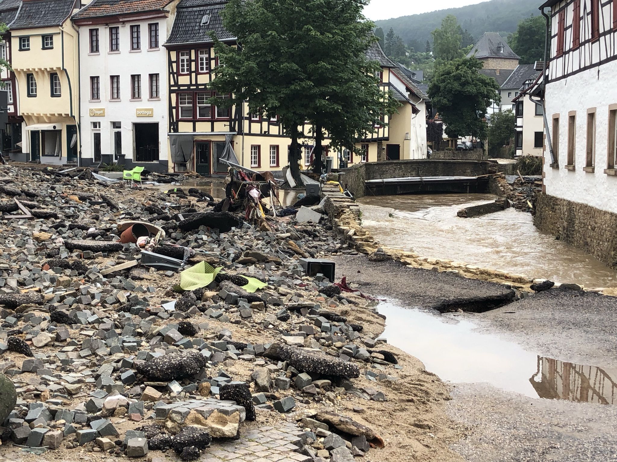 Flutkatastrophe Juli 2021 - Das Pilotprojekt „Aufsuchende Hilfe“ im Rhein-Sieg-Kreis