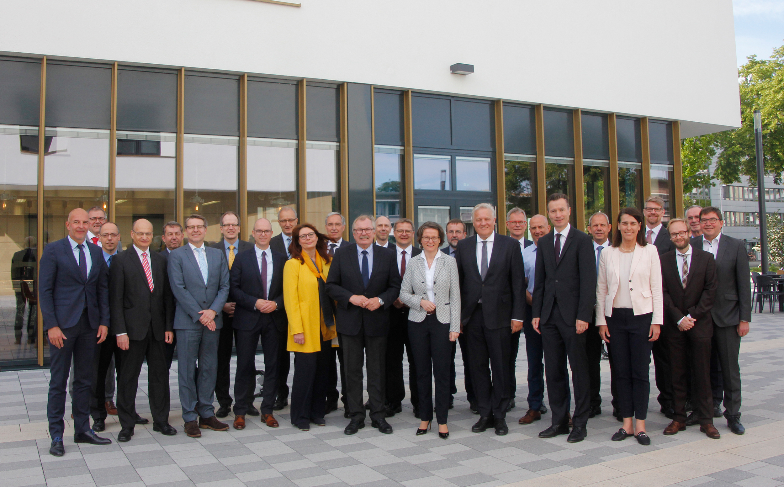 Ministerin Ina Scharrenbach, Ministerium für Heimat, Kommunales, Bau und Gleichstellung des Landes Nordrhein-Westfalen war zu Gast beim Finanzausschuss des Landkreistages NRW im Kreis Düren.